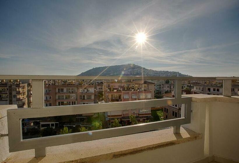 استودیوی استاندارد, Hma Hotel & Suites