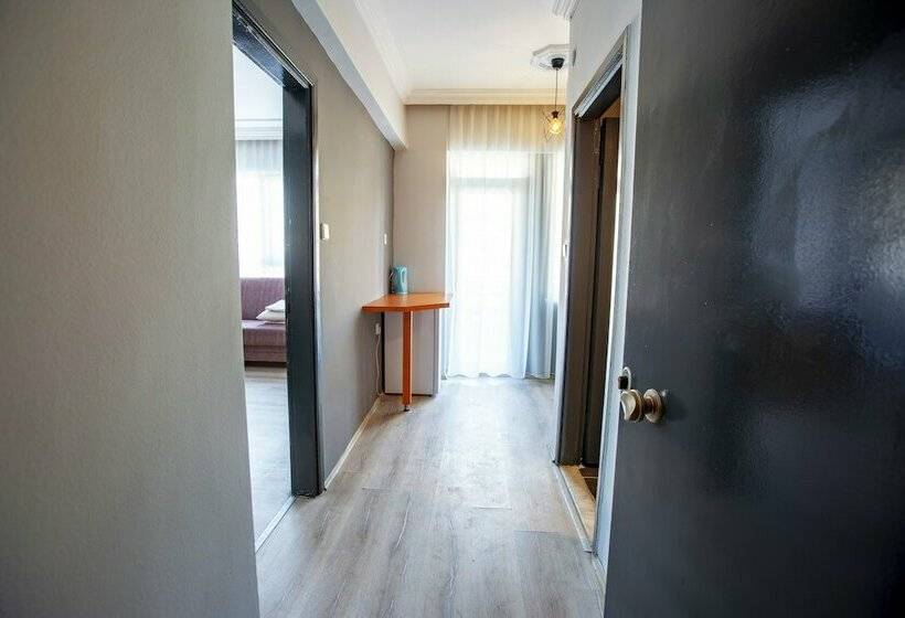 استودیوی استاندارد, Hma Hotel & Suites
