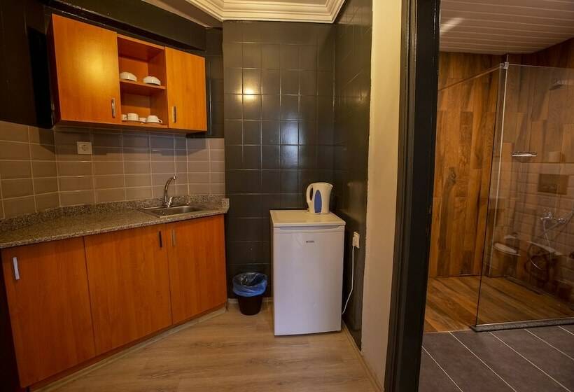 سوییت, Hma Hotel & Suites