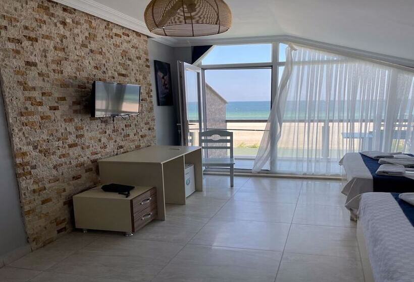 اتاق سه نفره دلوکس با چشم‌انداز دریا, Safir Sunny Beach