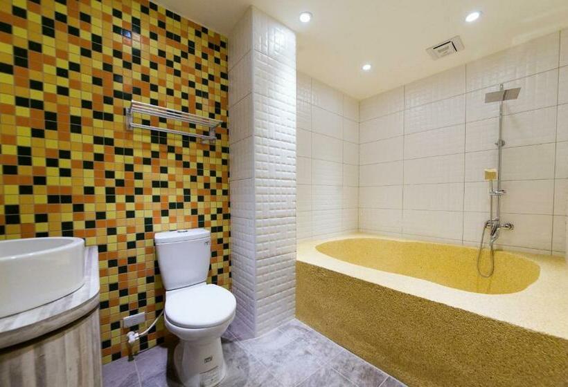 اتاق استاندارد چهار تخته, Ericson Kingdom B&b