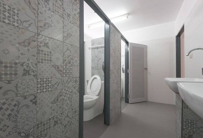 اتاق خانوادگی با سرویس بهداشتی مشترک, Baansu Hostel