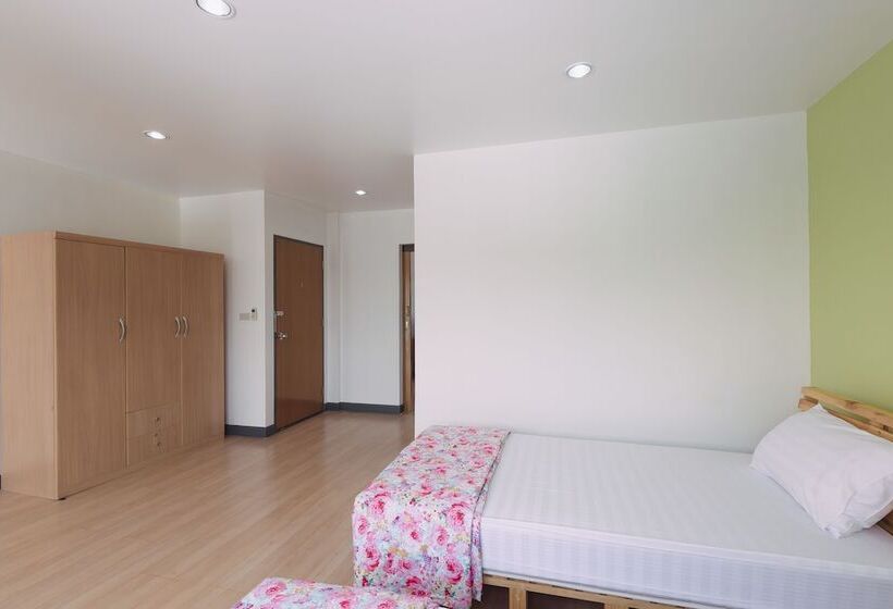 اتاق خانوادگی با سرویس بهداشتی مشترک, Baansu Hostel