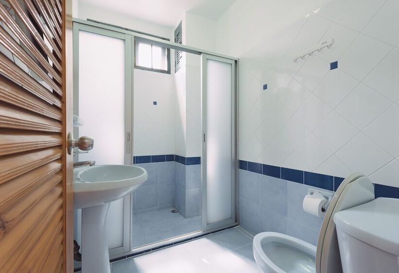 اتاق استاندارد سه نفره, Baansu Hostel
