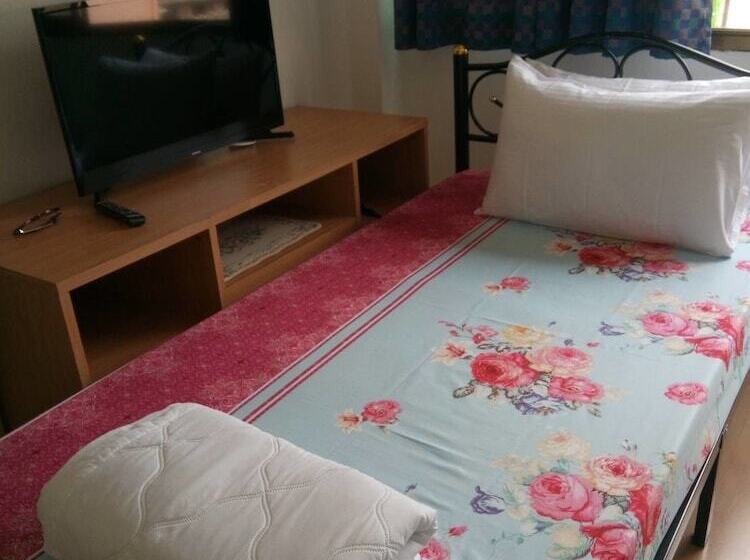 اتاق استاندارد سه نفره, Baansu Hostel