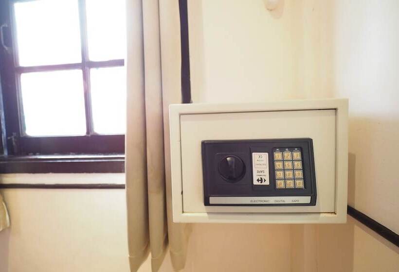 اتاق سوپریور, Honey House1