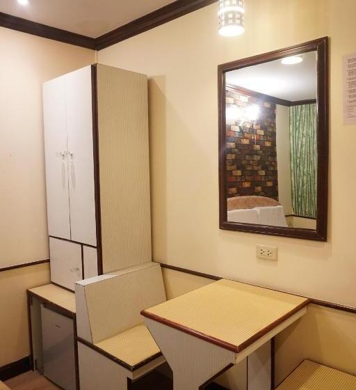 اتاق لوکس, Honey House1