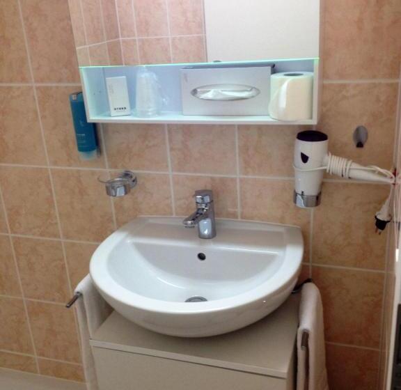 استودیوی استاندارد, Hostellerie De L Hôtel De Ville