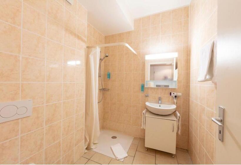 استودیوی استاندارد, Hostellerie De L Hôtel De Ville