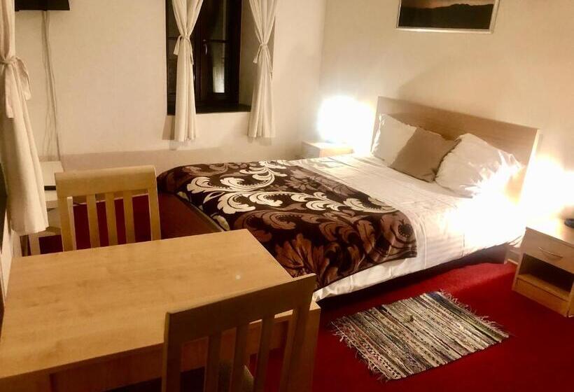 استودیوی استاندارد, Hostellerie De L Hôtel De Ville