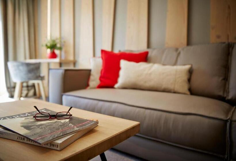 آپارتمان 3 خوابه, La Vue Luxury Living Apartments