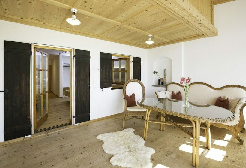 اتاق استاندارد با چشم‌انداز کوهستان, Landhaus Kössel