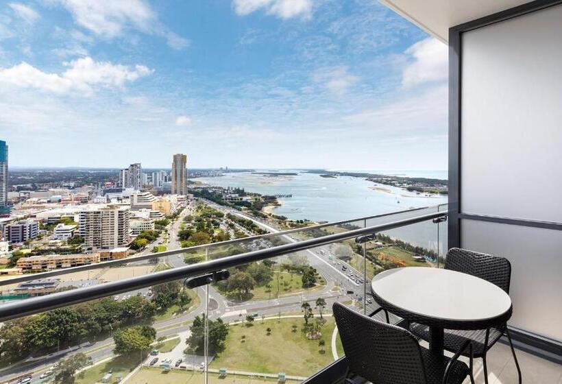 سوییت, Meriton Suites Southport