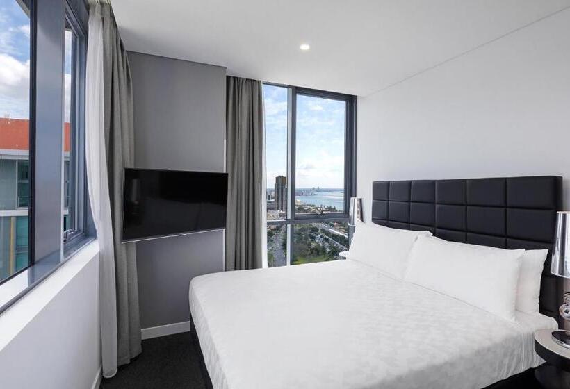 سوییت, Meriton Suites Southport