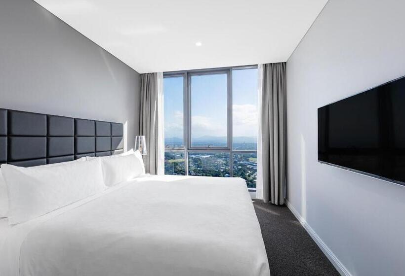 3 Bedroom Suite, Meriton Suites Southport