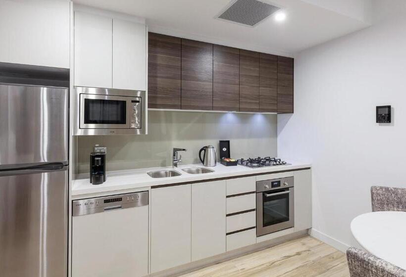 سوییت, Meriton Suites Southport