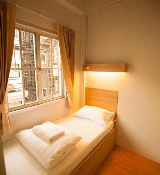 اتاق استاندارد یک تخته با سرویس بهداشتی مشترک, Micro Hostel