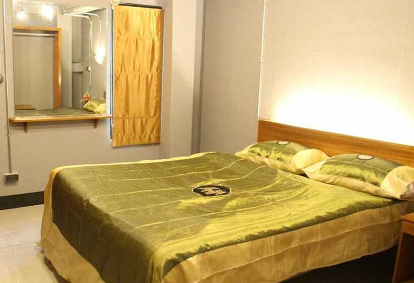 اتاق لوکس, Lm Hostel