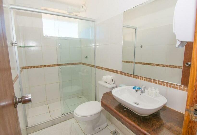 اتاق سه نفره دلوکس با چشم‌انداز دریا, Bamboo Buzios Hostel