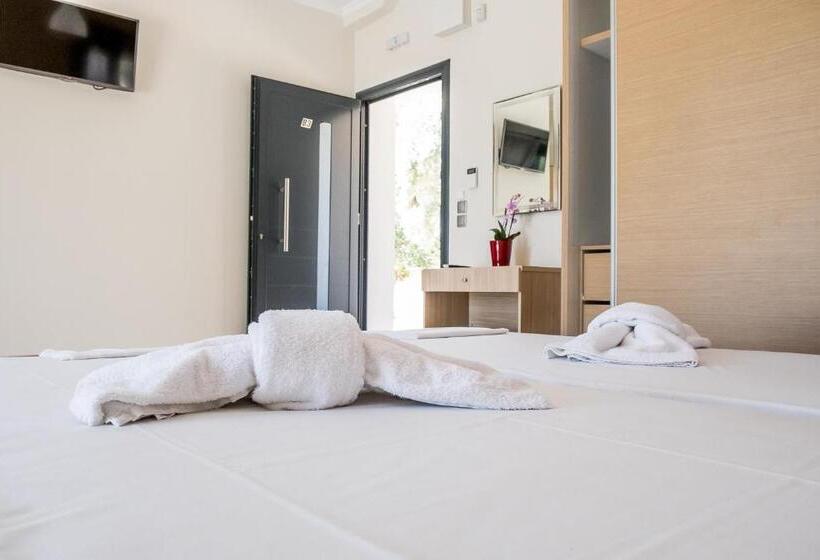 استودیوی سوپریور, Golden Sun Villas