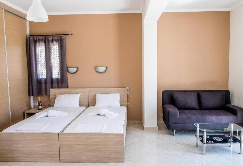 استودیوی سوپریور, Golden Sun Villas