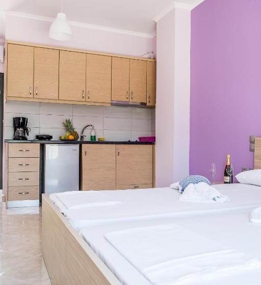استودیو استاندارد با چشم‌انداز استخر, Golden Sun Villas