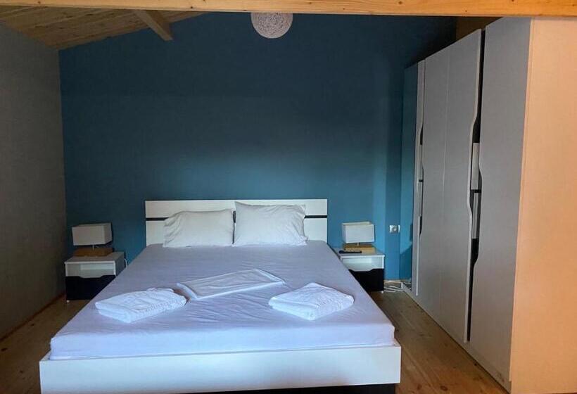 بانگلوی استاندارد, Golden Sun Villas
