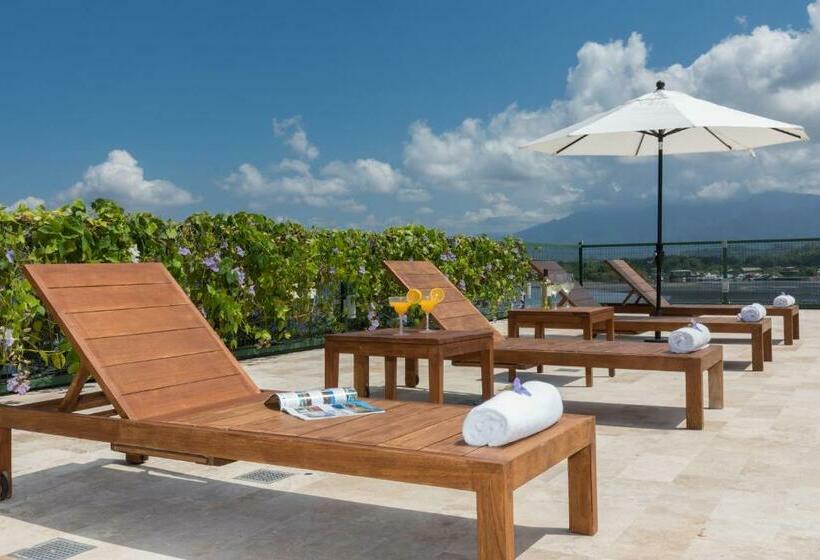 ویلای 3 خوابه, Marina Pez Vela Villas