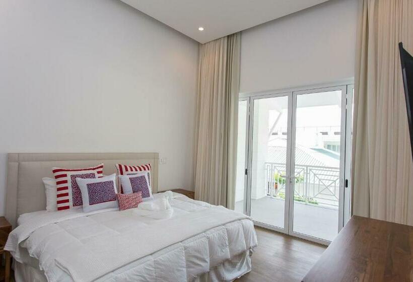 ویلای 3 خوابه, Marina Pez Vela Villas