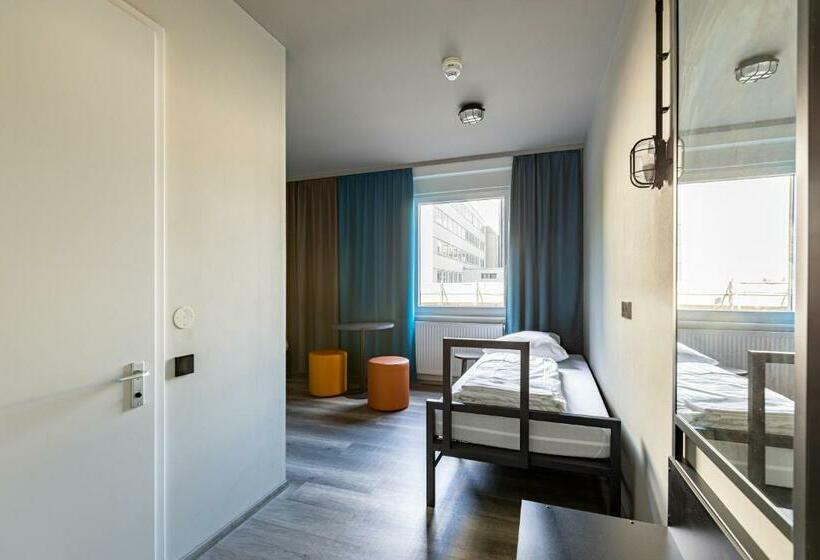اتاق استاندارد, a&o Frankfurt Ostend