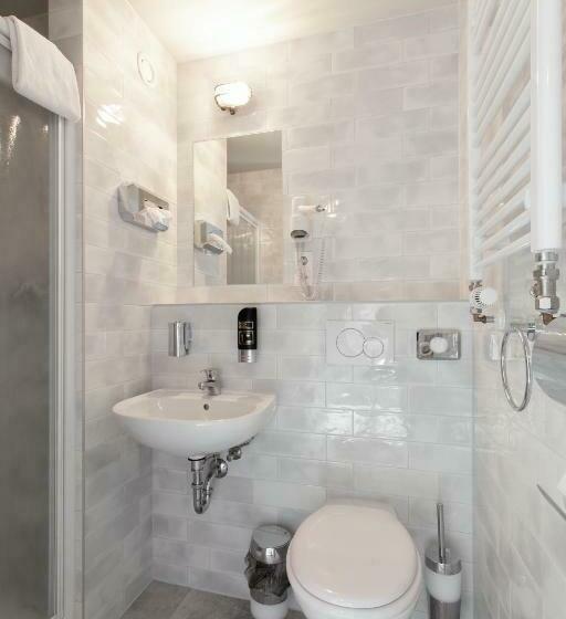 اتاق استاندارد سه نفره, a&o Frankfurt Ostend