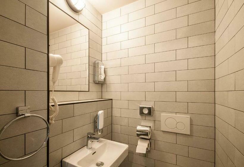 اتاق استاندارد سه نفره, a&o Frankfurt Ostend