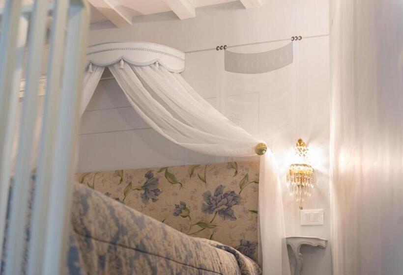 سوییت سوپریور, Corte Dei Neri