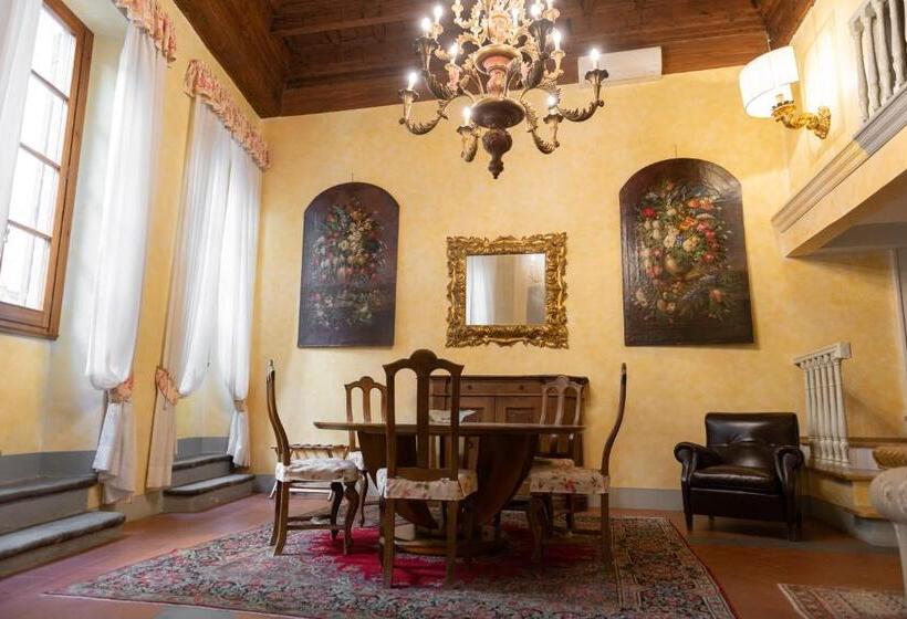 سوییت لوکس, Corte Dei Neri