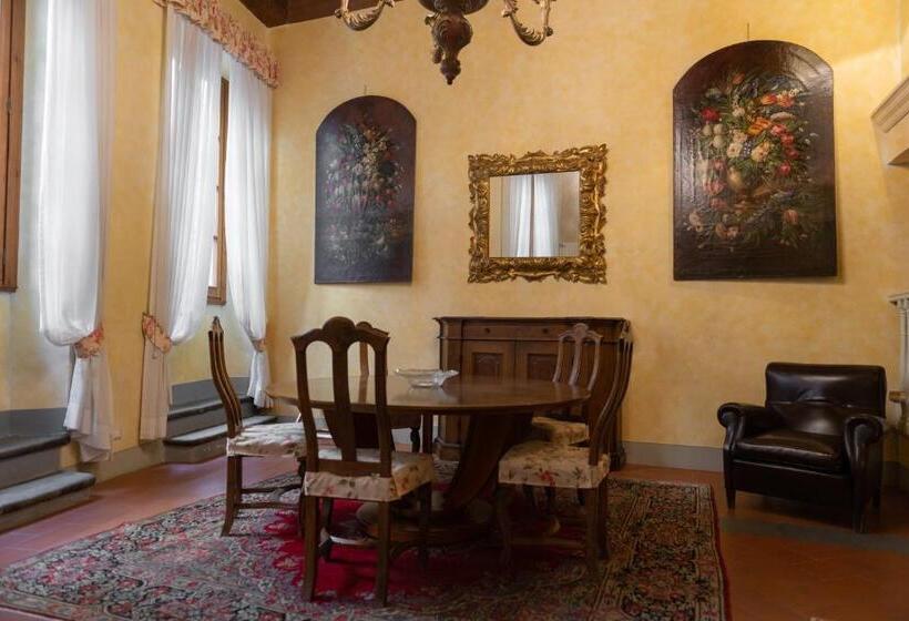 سوییت لوکس, Corte Dei Neri
