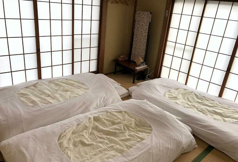 四人标准间, Hisayo S Inn