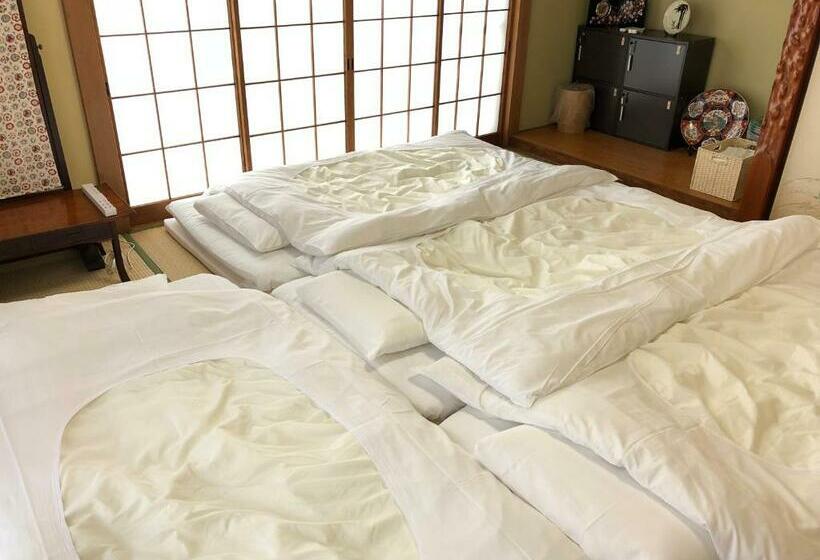 四人标准间, Hisayo S Inn