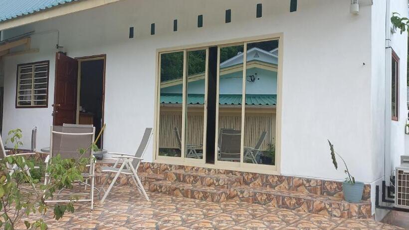 اتاق استاندارد با چشم‌انداز باغ, Loversnest Self Catering