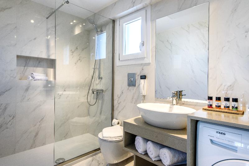 سوییت سوپریور, Elysian Suites