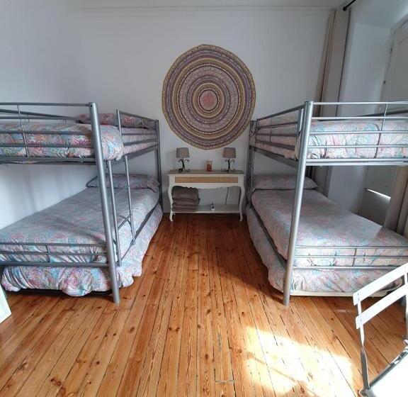 تختخواب در اتاق مشترک, Theplacetobe B&b
