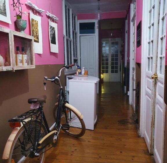 اتاق استاندارد با بالکن, Theplacetobe B&b