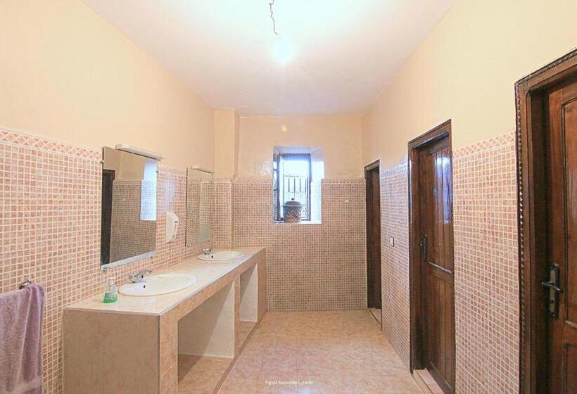 اتاق استاندارد با سرویس بهداشتی مشترک, Tigmi Tachddirt