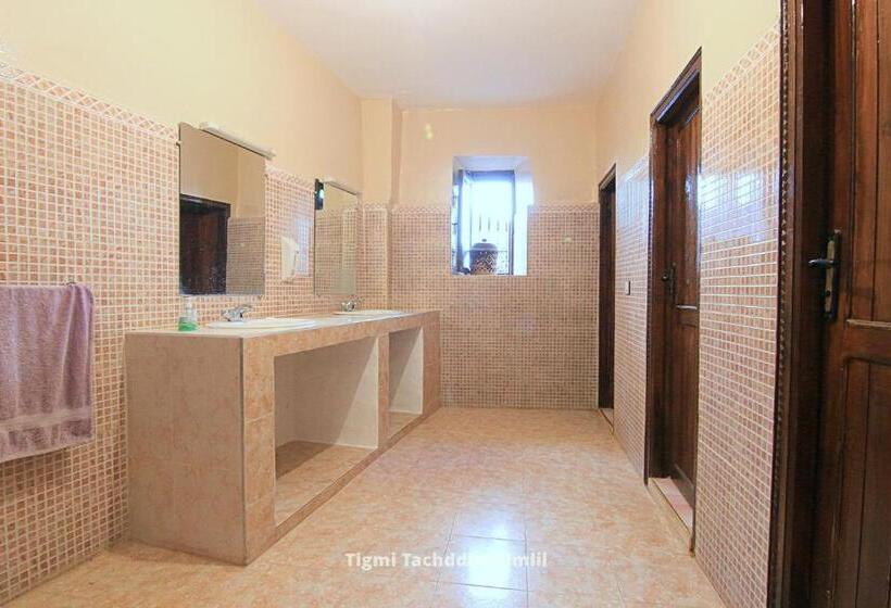 اتاق استاندارد چهارنفره با سرویس بهداشتی مشترک, Tigmi Tachddirt