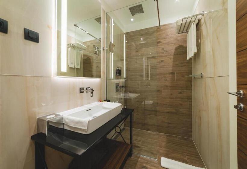 اتاق لوکس با بالکن و چشم‌انداز دریا, Kalamper Hotel & Spa