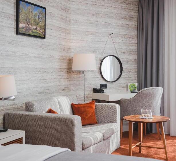 اتاق لوکس با بالکن و چشم‌انداز دریا, Kalamper Hotel & Spa