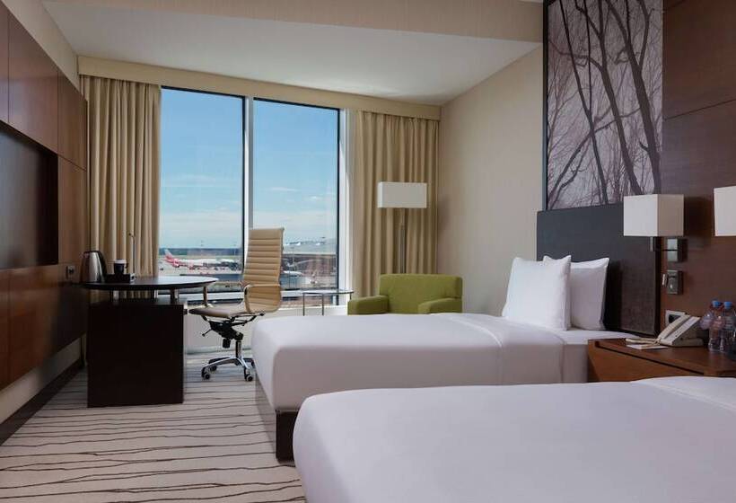 带观景的豪华间, Doubletree By Hilton Moscow Vnukovo Airport