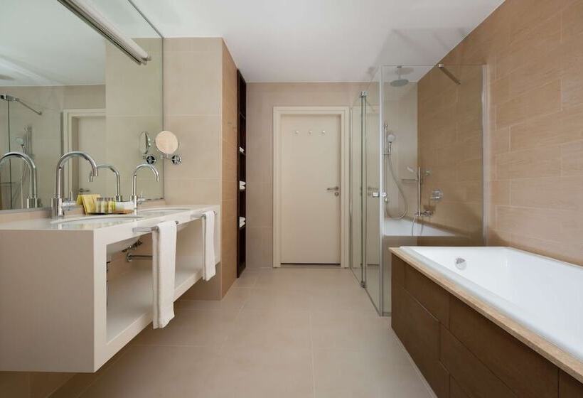 行政套房, Doubletree By Hilton Moscow Vnukovo Airport