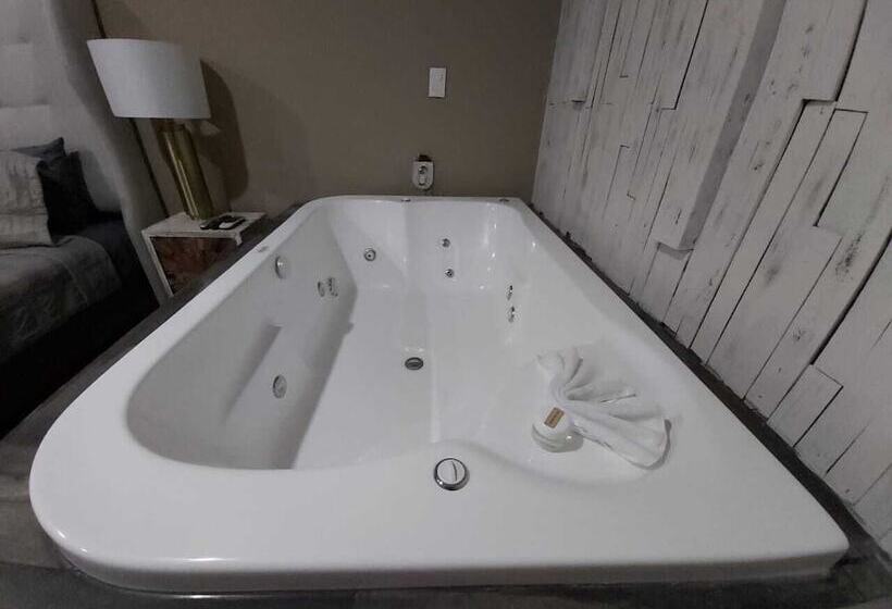 سوییت, Independencia Dos 7 Hotel Boutique