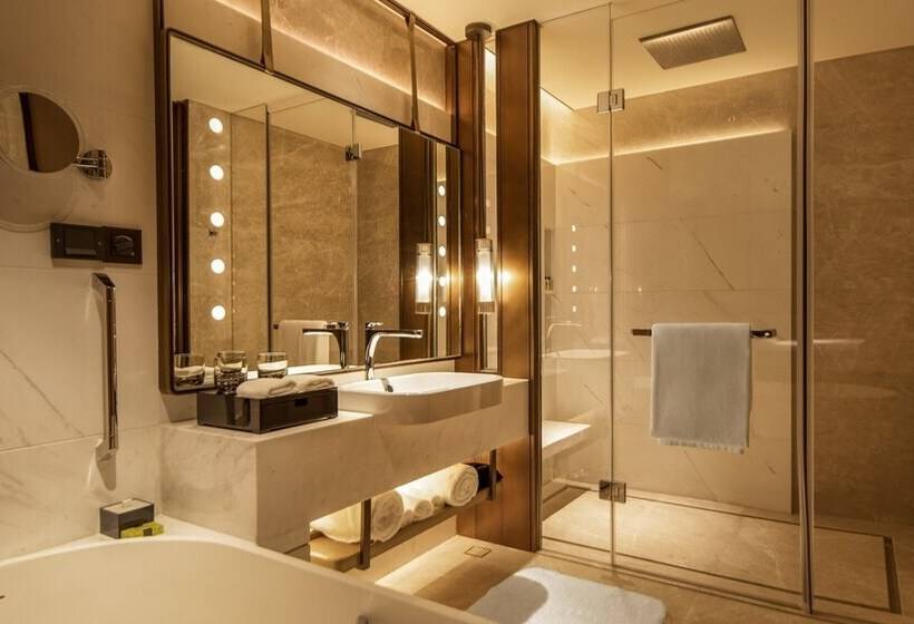 Premium room with river view, Intercontinental Tianjin Yujiapu Hotel & Residences, An Ihg