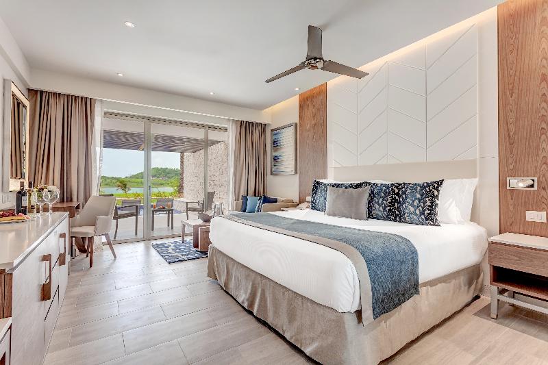 سوییت جونیور کلاب, Royalton Antigua, An Autograph Collection All Inclusive Resort